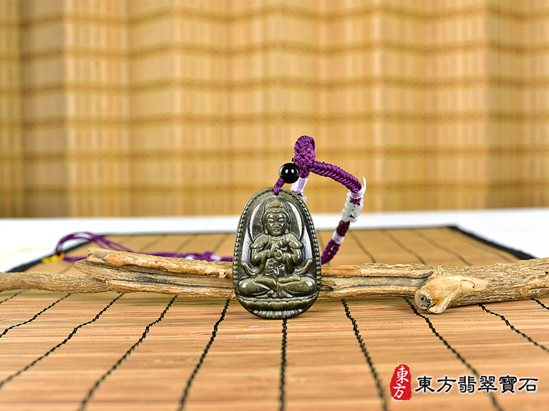 情境金曜石大日如來項鍊玉珮（大日如來：大日如來牌金曜石大日如來玉珮、金曜石大日如來玉墜）金曜石大日如來，FD738。客製化訂做各種金曜石大日如來吊墜玉珮項鍊。★附東方翡翠寶石保證卡