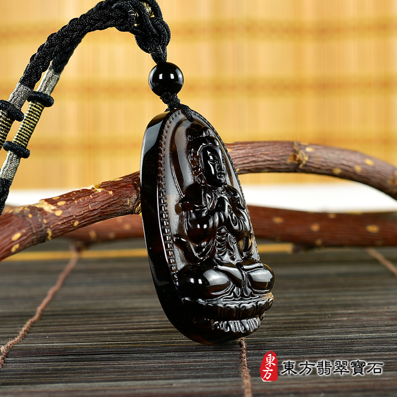 左側黑曜石大日如來項鍊玉珮（大日如來：大日如來牌黑曜石大日如來玉珮、黑曜石大日如來玉墜）黑曜石大日如來，FD743。客製化訂做各種黑曜石大日如來吊墜玉珮項鍊。★附東方翡翠寶石保證卡