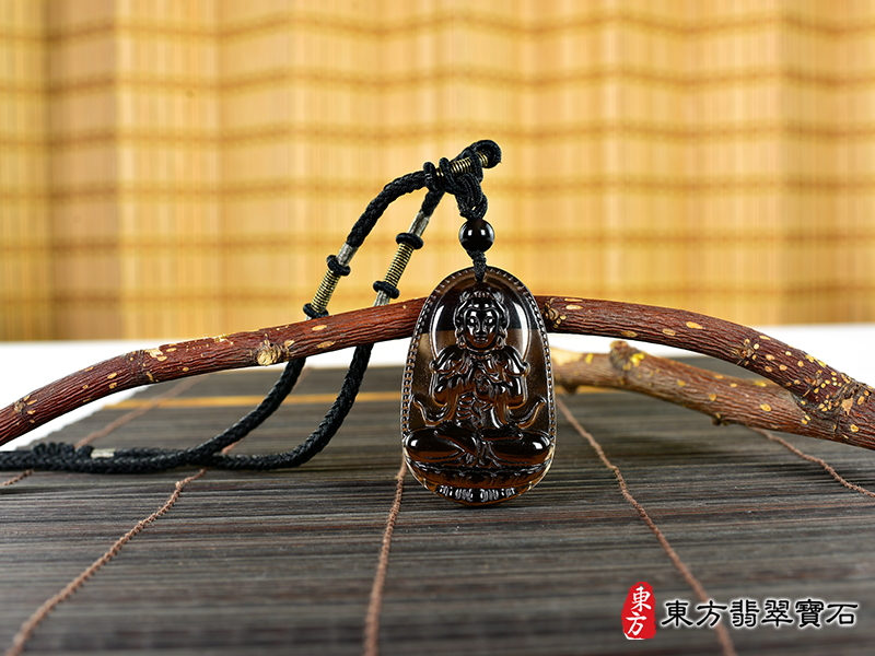 情境黑曜石大日如來項鍊玉珮（大日如來：大日如來牌黑曜石大日如來玉珮、黑曜石大日如來玉墜）黑曜石大日如來，FD743。客製化訂做各種黑曜石大日如來吊墜玉珮項鍊。★附東方翡翠寶石保證卡