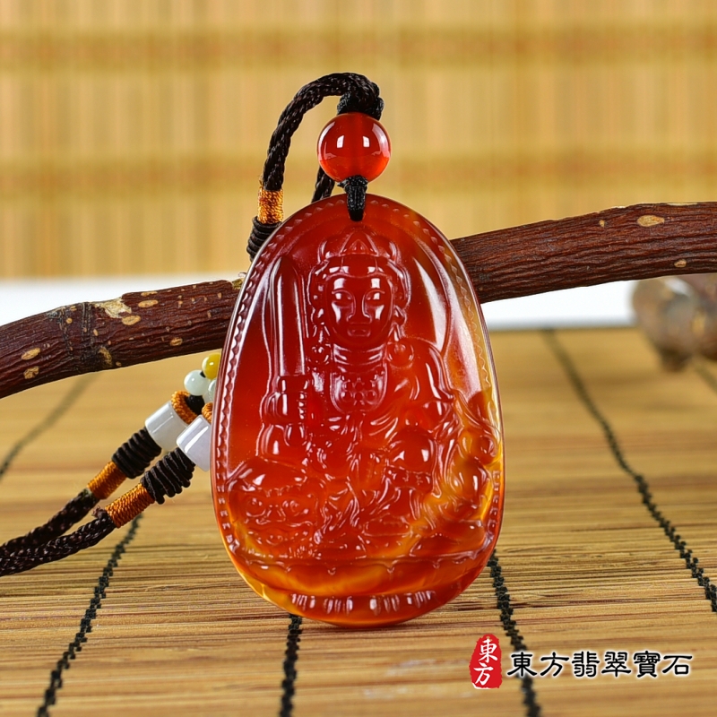 正面-紅瑪瑙文殊菩薩項鍊玉珮（文殊菩薩：文殊菩薩牌紅瑪瑙文殊菩薩玉珮、紅瑪瑙文殊菩薩玉墜）。紅瑪瑙文殊菩薩，WS187。客製化訂做各種紅瑪瑙文殊菩薩吊墜玉珮項鍊。★附東方翡翠寶石保證卡