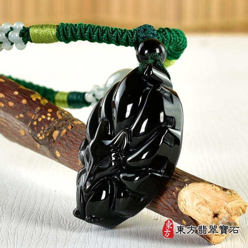 右側-金曜石九尾狐狸項鍊玉珮（九尾狐狸、招財、人緣、桃花，狐仙：九尾狐狸牌金曜石九尾狐狸玉珮、金曜石九尾狐狸玉墜、）。金曜石九尾狐狸，FX064。客製化訂做各種金曜石狐狸吊墜玉珮項鍊。★附東方翡翠寶石保證