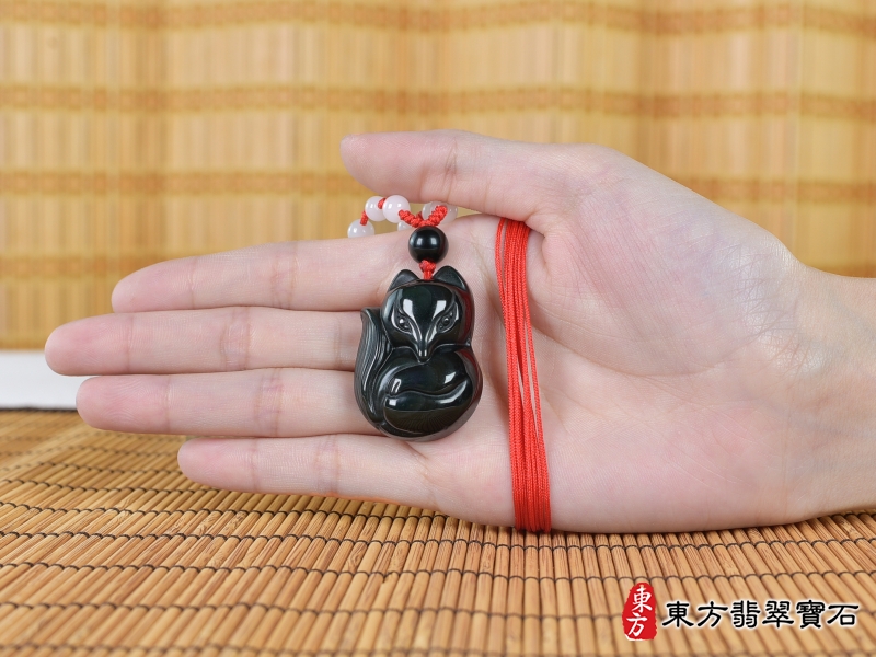 大小-金曜石狐狸項鍊玉珮（狐狸、招財、人緣、桃花，狐仙：狐狸牌金曜石狐狸玉珮、金曜石狐狸玉墜）。金曜石狐狸，FX074。客製化訂做各種金曜石狐狸吊墜玉珮項鍊。★附東方翡翠寶石保證