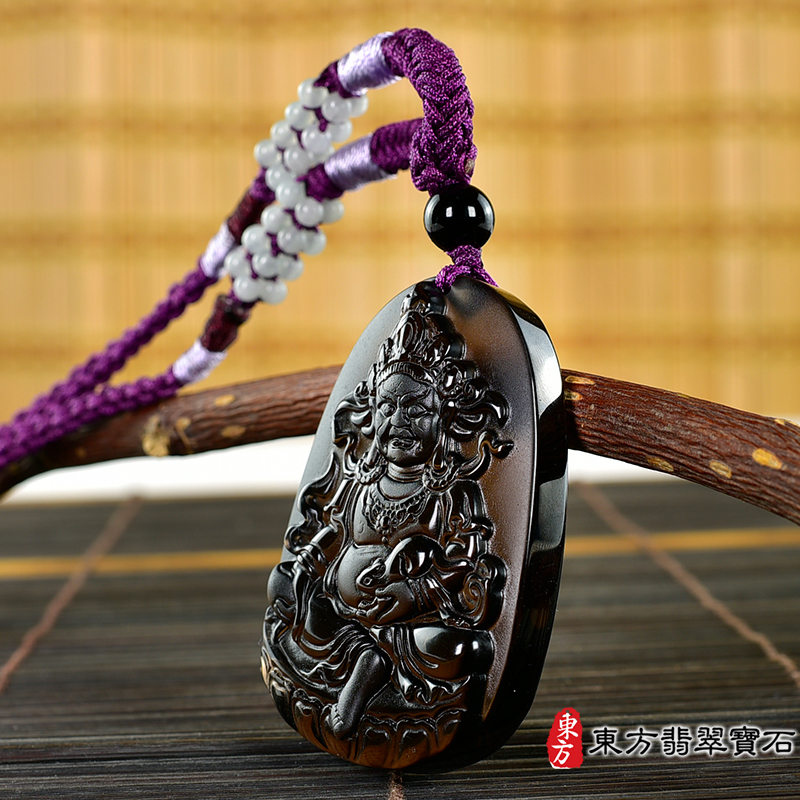右側黑曜石密宗 黃財神項鍊玉珮（密宗 黃財神：密宗 黃財神牌黑曜石密宗 黃財神玉珮、黑曜石密宗 黃財神玉墜）。黑曜石密宗 黃財神，MG011。客製化訂做各種黑曜石密宗 黃財神吊墜玉珮項鍊。★附A貨翡翠雙證書