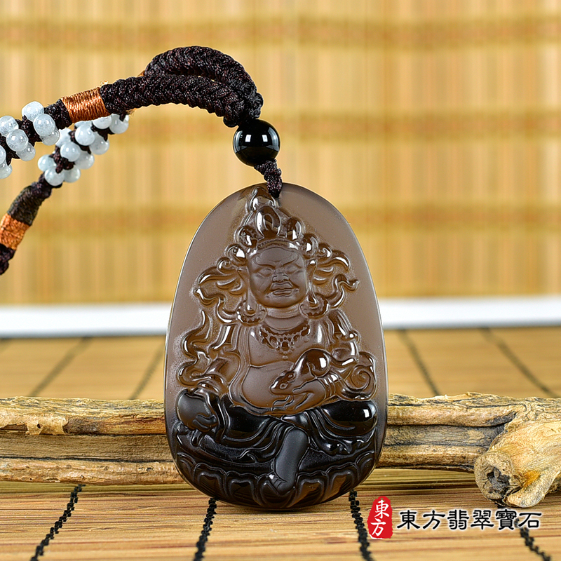 正面黑曜石密宗 黃財神項鍊玉珮（密宗 黃財神：密宗 黃財神牌黑曜石密宗 黃財神玉珮、黑曜石密宗 黃財神玉墜）。黑曜石密宗 黃財神，MG010。客製化訂做各種黑曜石密宗 黃財神吊墜玉珮項鍊。★附A貨翡翠雙證書