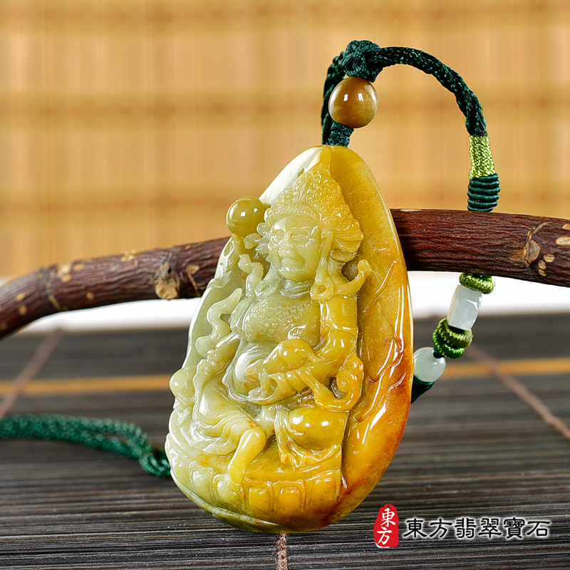 右側翡翠密宗 黃財神項鍊玉珮（密宗 黃財神：密宗 黃財神牌A貨翡翠密宗 黃財神玉珮、緬甸玉密宗 黃財神玉墜）。黃綠翡翠糯種密宗 黃財神，MG009。客製化訂做各種翡翠密宗 黃財神吊墜玉珮項鍊。★附A貨翡翠雙證書