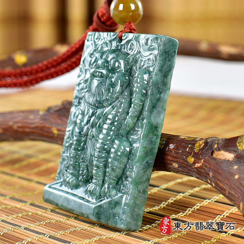 右側翡翠虎項鍊玉珮（虎虎生風：虎牌A貨翡翠虎玉珮、緬甸玉虎玉墜、虎十二生肖項鍊）。TR129。客製化訂做各種翡翠虎吊墜玉珮項鍊。★附A貨翡翠雙證書