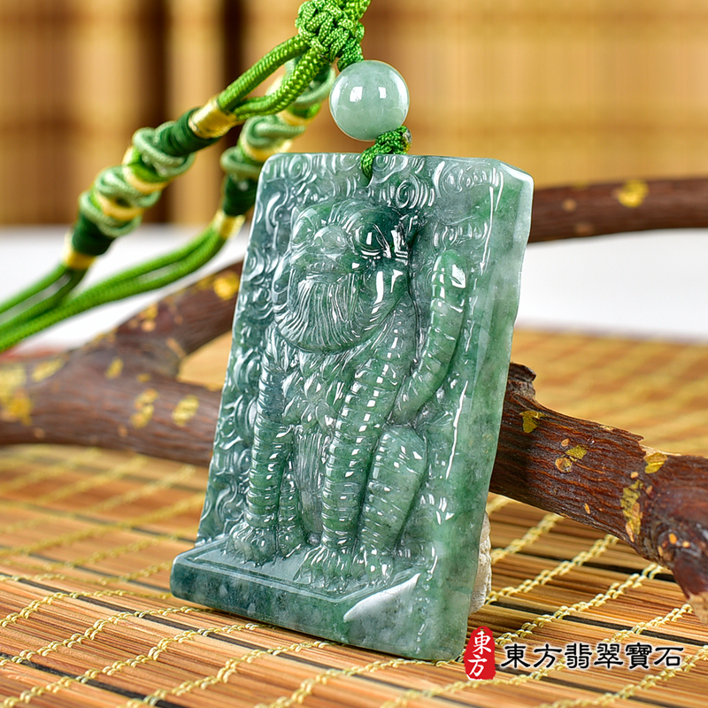 右側翡翠虎項鍊玉珮（虎虎生風：虎牌A貨翡翠虎玉珮、緬甸玉虎玉墜、虎十二生肖項鍊）。TR130。客製化訂做各種翡翠虎吊墜玉珮項鍊。★附A貨翡翠雙證書