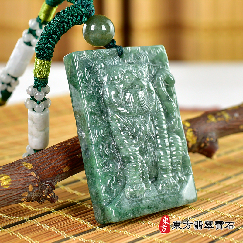 左側翡翠虎項鍊玉珮（虎虎生風：虎牌A貨翡翠虎玉珮、緬甸玉虎玉墜、虎十二生肖項鍊）。TR131。客製化訂做各種翡翠虎吊墜玉珮項鍊。★附A貨翡翠雙證書