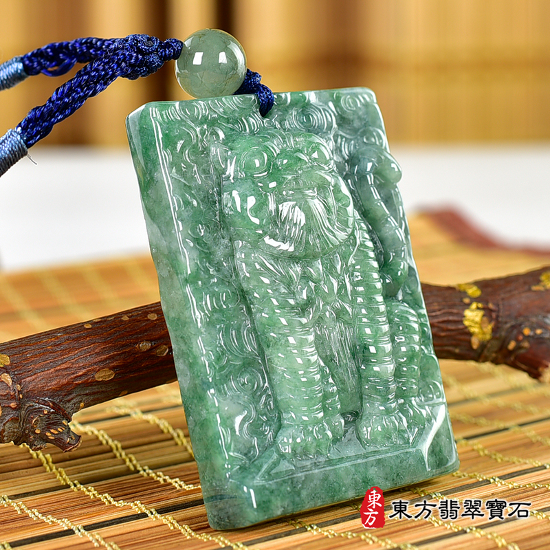 左側翡翠虎項鍊玉珮（虎虎生風：虎牌A貨翡翠虎玉珮、緬甸玉虎玉墜、虎十二生肖項鍊）。TR133。客製化訂做各種翡翠虎吊墜玉珮項鍊。★附A貨翡翠雙證書