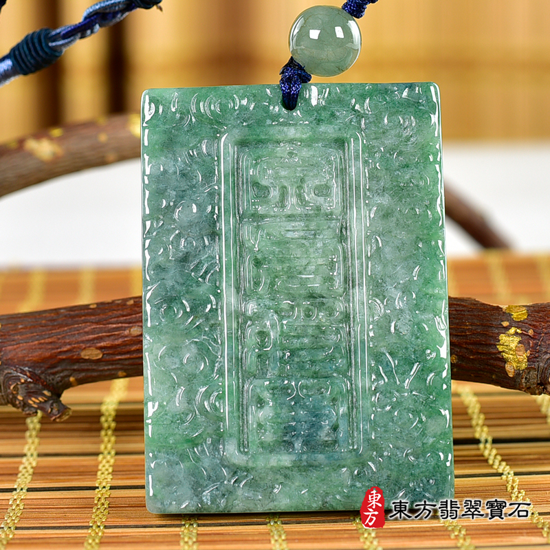 背面翡翠虎項鍊玉珮（虎虎生風：虎牌A貨翡翠虎玉珮、緬甸玉虎玉墜、虎十二生肖項鍊）。TR133。客製化訂做各種翡翠虎吊墜玉珮項鍊。★附A貨翡翠雙證書