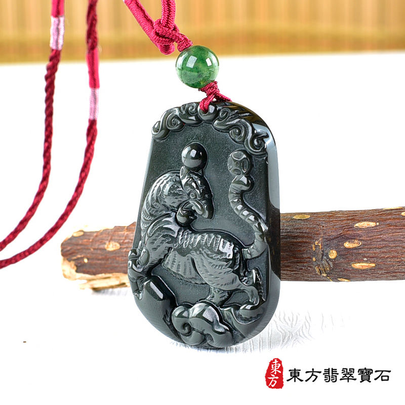 右側金曜石虎項鍊玉珮（虎虎生風：虎牌金曜石虎玉珮、金曜石虎玉墜、虎十二生肖項鍊）。金曜石虎，TR142。客製化訂做各種金曜石虎吊墜玉珮項鍊。★東方翡翠寶石保證卡