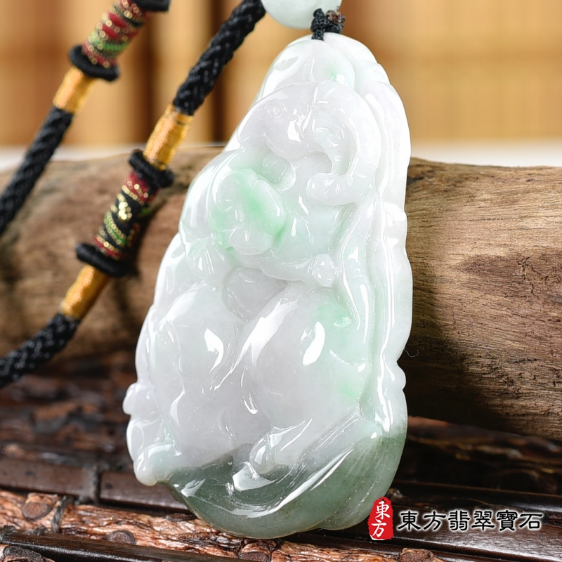 右側-翡翠生肖兔三合六合貴人項鍊玉珮（生肖屬兔，最適合配戴三合六合貴人項鍊，羊豬狗：兔牌A貨翡翠生肖兔玉珮、緬甸玉生肖兔玉墜、兔十二生肖項鍊）。ZH233。客製化訂做各種翡翠生肖兔吊墜玉珮項鍊。★附A貨翡翠雙證書