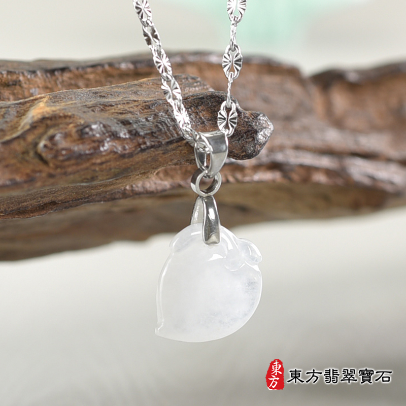 翡翠壽桃項鍊玉珮（福壽雙全：壽桃牌A貨翡翠壽桃玉珮、緬甸玉壽桃玉墜）。透明色冰糯種壽桃，FW362。客製化訂做各種翡翠壽桃吊墜玉珮項鍊。★附A貨翡翠雙證書