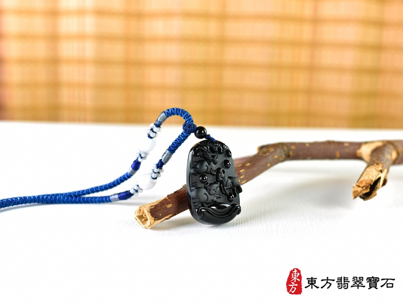 意境-黑曜石生肖兔、羊、豬三合貴人項鍊玉珮（生肖屬兔、羊、豬，最適合配戴三合貴人項鍊，兔、羊、豬：黑曜石生肖兔、羊、豬玉珮、黑曜石生肖兔、羊、豬玉墜、兔、羊、豬十二生肖項鍊）。黑曜石兔、羊、豬，ZH243。客製化訂做各種黑曜石生肖兔、羊、豬吊墜玉珮項鍊。★附東方翡翠寶石保證卡