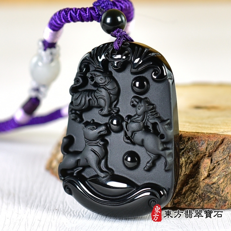 右側-黑曜石生肖虎、馬、狗三合貴人項鍊玉珮（生肖屬虎、馬、狗，最適合配戴三合貴人項鍊，虎、馬、狗：黑曜石生肖虎、馬、狗玉珮、黑曜石生肖虎、馬、狗玉墜、虎、馬、狗十二生肖項鍊）。黑曜石虎、馬、狗，ZH245。客製化訂做各種黑曜石生肖虎、馬、狗吊墜玉珮項鍊。★附東方翡翠寶石保證卡