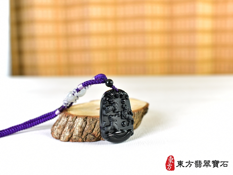 意境-黑曜石生肖虎、馬、狗三合貴人項鍊玉珮（生肖屬虎、馬、狗，最適合配戴三合貴人項鍊，虎、馬、狗：黑曜石生肖虎、馬、狗玉珮、黑曜石生肖虎、馬、狗玉墜、虎、馬、狗十二生肖項鍊）。黑曜石虎、馬、狗，ZH245。客製化訂做各種黑曜石生肖虎、馬、狗吊墜玉珮項鍊。★附東方翡翠寶石保證卡