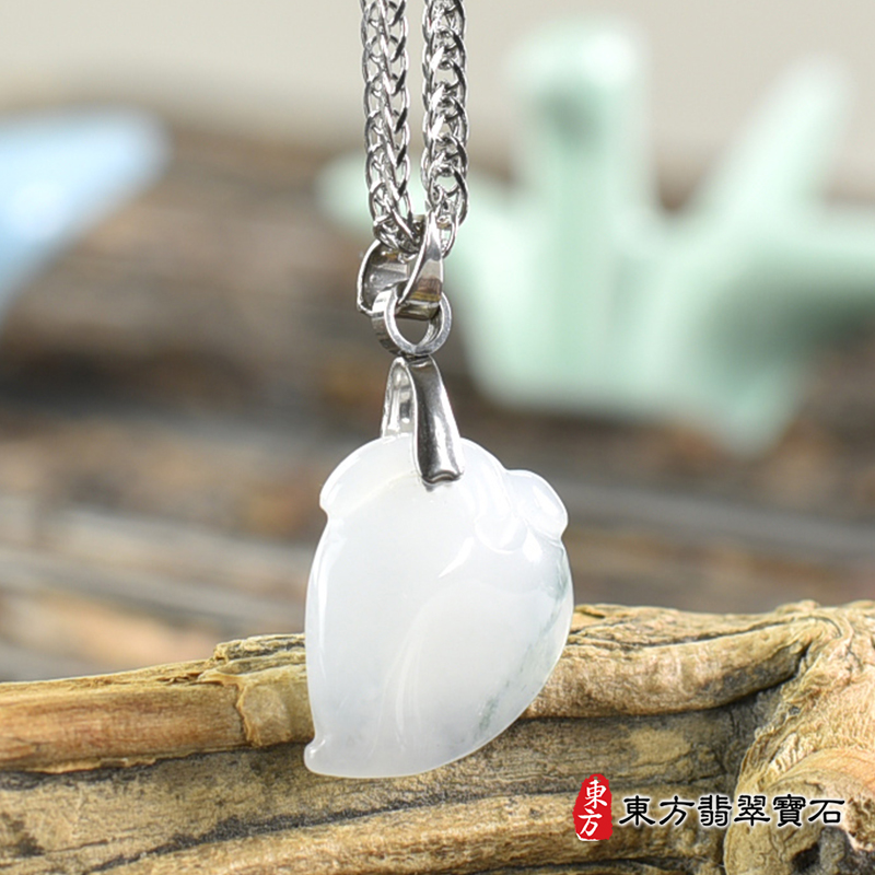 翡翠壽桃項鍊玉珮（福壽雙全：壽桃牌A貨翡翠壽桃玉珮、緬甸玉壽桃玉墜）白色帶點綠色細糯種壽桃，FW396。訂做各種翡翠壽桃吊墜玉珮項鍊。★附A貨翡翠雙證書