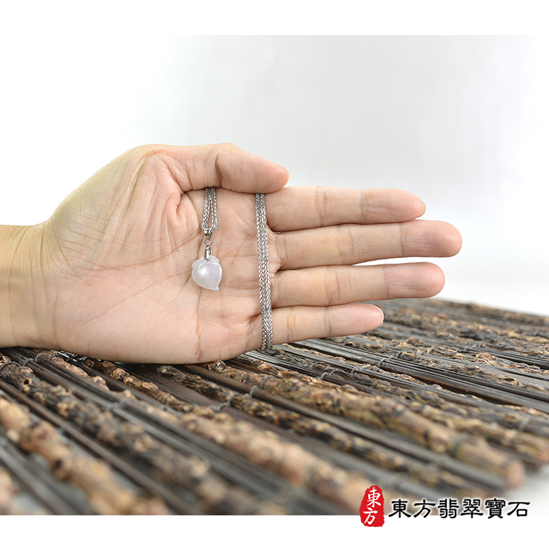 大小翡翠壽桃項鍊玉珮（福壽雙全：壽桃牌A貨翡翠壽桃玉珮、緬甸玉壽桃玉墜）白色帶點淺紫色冰糯種壽桃，FW402。訂做各種翡翠壽桃吊墜玉珮項鍊。★附A貨翡翠雙證書