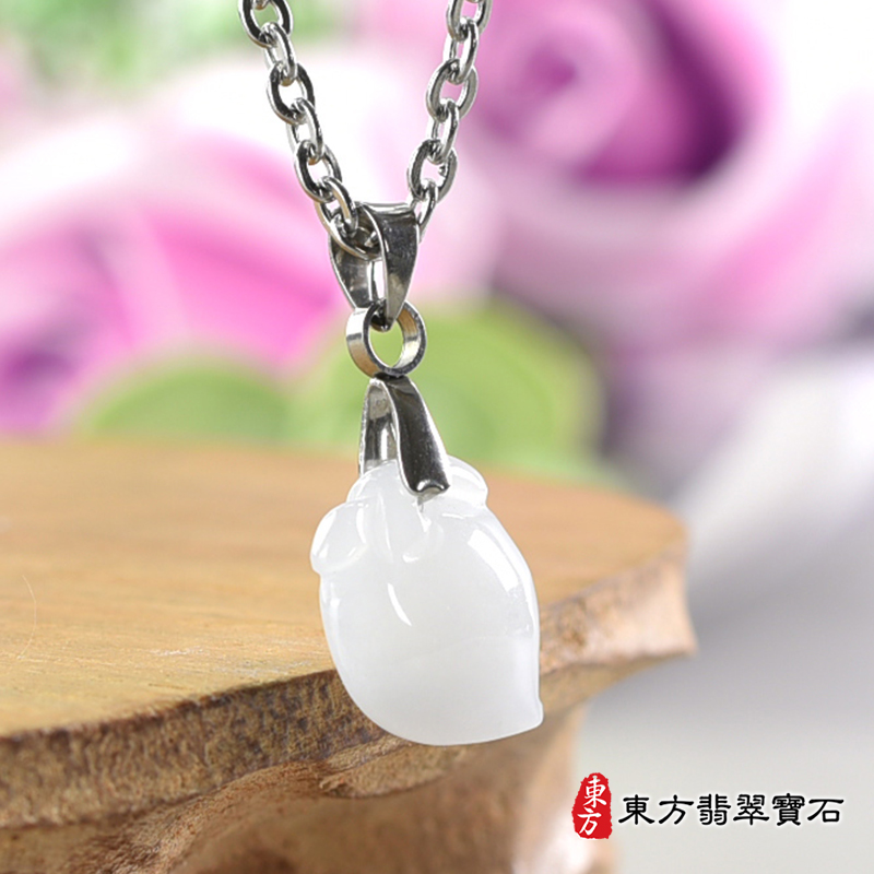 翡翠壽桃項鍊玉珮（福壽雙全：壽桃牌A貨翡翠壽桃玉珮、緬甸玉壽桃玉墜）白色帶點淺紫色細糯種壽桃，FW403。訂做各種翡翠壽桃吊墜玉珮項鍊。★附A貨翡翠雙證書