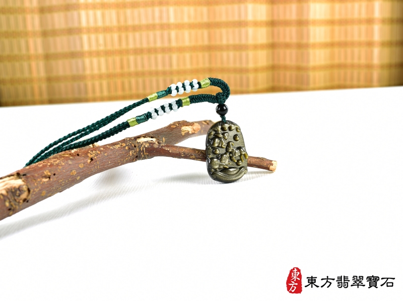 意境-金曜石生肖兔、羊、豬三合貴人項鍊玉珮（生肖屬兔、羊、豬，最適合配戴三合貴人項鍊，兔、羊、豬：金曜石生肖兔、羊、豬玉珮、金曜石生肖兔、羊、豬玉墜、兔、羊、豬十二生肖項鍊）。金曜石兔、羊、豬，ZH235。客製化訂做各種金曜石生肖兔、羊、豬吊墜玉珮項鍊。★附東方翡翠寶石保證卡
