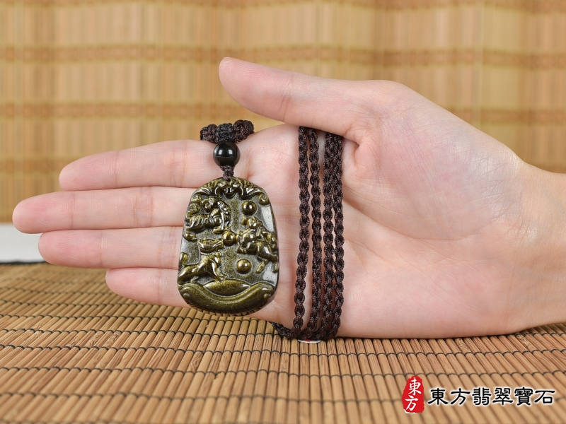 大小-金曜石生肖虎、馬、狗三合貴人項鍊玉珮（生肖屬虎、馬、狗，最適合配戴三合貴人項鍊，虎、馬、狗：金曜石生肖虎、馬、狗玉珮、金曜石生肖虎、馬、狗玉墜、虎、馬、狗十二生肖項鍊）。金曜石虎、馬、狗，ZH237。客製化訂做各種金曜石生肖虎、馬、狗吊墜玉珮項鍊。★附東方翡翠寶石保證卡
