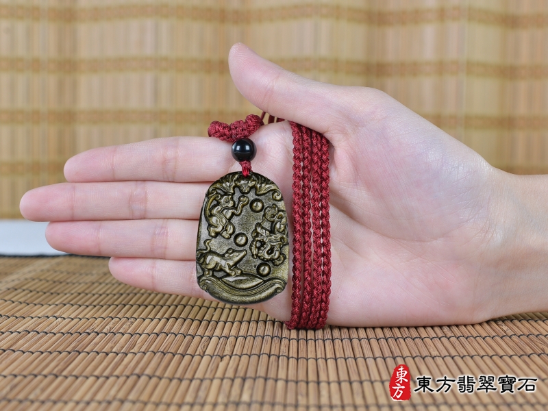 大小-金曜石生肖猴、龍、鼠三合貴人項鍊玉珮（生肖屬猴、龍、鼠，最適合配戴三合貴人項鍊，猴、龍、鼠：金曜石生肖猴、龍、鼠玉珮、金曜石生肖猴、龍、鼠玉墜、猴、龍、鼠十二生肖項鍊）。金曜石猴、龍、鼠，ZH239。客製化訂做各種金曜石生肖猴、龍、鼠吊墜玉珮項鍊。★附東方翡翠寶石保證卡