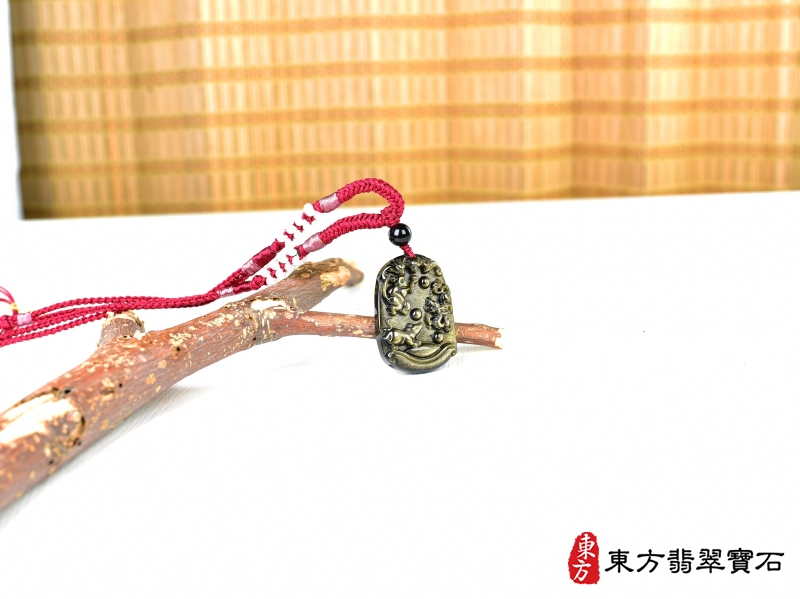 意境-金曜石生肖猴、龍、鼠三合貴人項鍊玉珮（生肖屬猴、龍、鼠，最適合配戴三合貴人項鍊，猴、龍、鼠：金曜石生肖猴、龍、鼠玉珮、金曜石生肖猴、龍、鼠玉墜、猴、龍、鼠十二生肖項鍊）。金曜石猴、龍、鼠，ZH239。客製化訂做各種金曜石生肖猴、龍、鼠吊墜玉珮項鍊。★附東方翡翠寶石保證卡