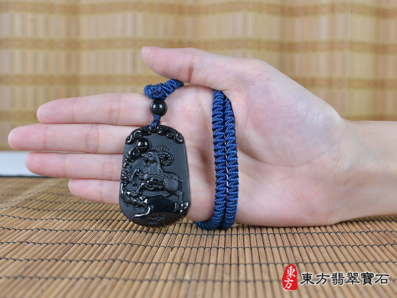 大小黑曜石羊項鍊玉珮（羊眉吐氣、洋洋如意：羊牌黑曜石羊玉珮、黑曜石羊玉墜、羊十二生肖項鍊）。黑曜石羊，GO061。客製化訂做各種黑曜石羊吊墜玉珮項鍊。★附東方翡翠寶石保證卡