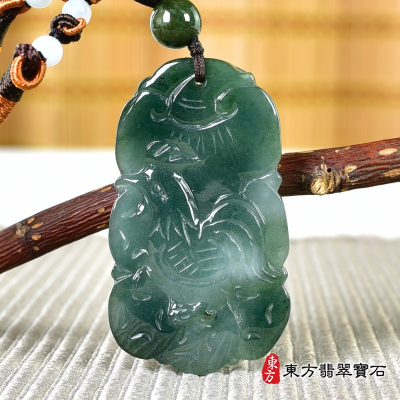 背面-翡翠生肖龍三合六合貴人項鍊玉珮（生肖屬龍，最適合配戴三合六合貴人項鍊，鼠猴雞：龍牌A貨翡翠生肖龍玉珮、緬甸玉生肖龍玉墜、龍十二生肖項鍊）。ZH260。客製化訂做各種翡翠生肖龍吊墜玉珮項鍊。★附A貨翡翠雙證書