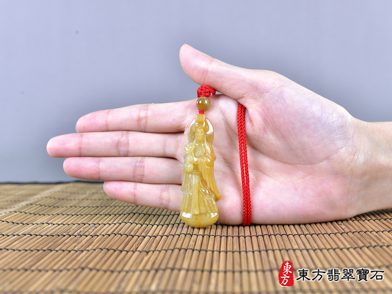 大小翡翠媽祖項鍊玉珮（天上聖母：媽祖牌A貨翡翠媽祖玉珮、緬甸玉媽祖玉墜）。綠色糯種媽祖，MD251。客製化訂做各種翡翠媽祖吊墜玉珮項鍊。★附A貨翡翠雙證書