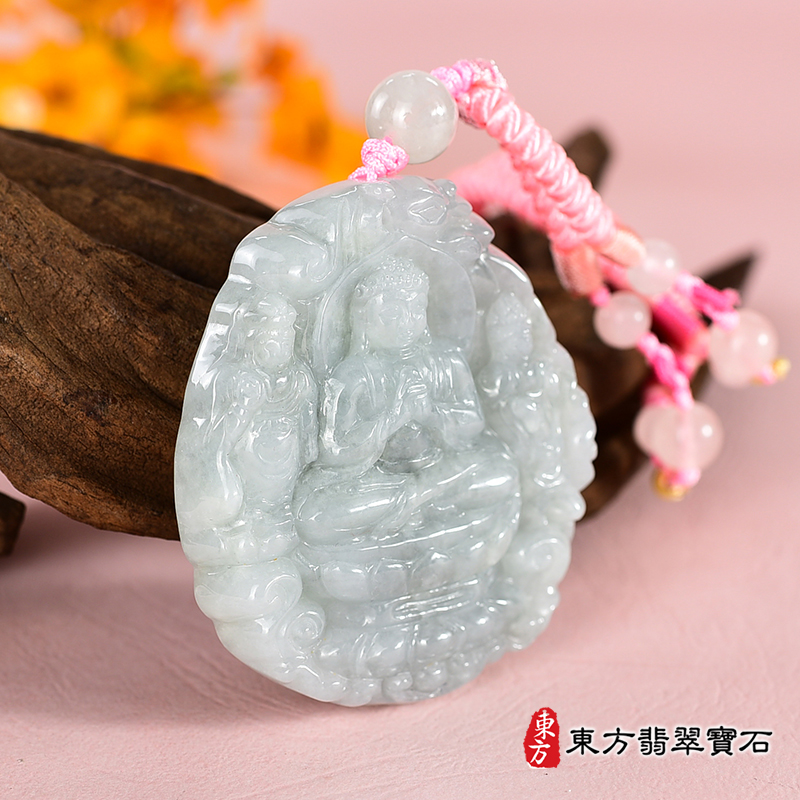 左側翡翠西方三聖項鍊玉珮（西方三聖、藥師三尊：西方三聖牌A貨翡翠西方三聖玉珮、緬甸玉西方三聖玉墜）。淡綠糯種西方三聖，FD700。客製化訂做各種翡翠西方三聖吊墜玉珮項鍊。★附A貨翡翠雙證書