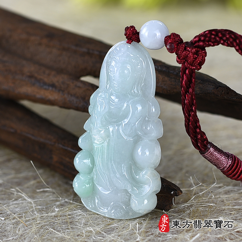 右側翡翠觀世音菩薩項鍊玉珮（觀世音菩薩、寶瓶觀音：觀世音菩薩牌A貨翡翠觀世音菩薩玉珮、緬甸玉觀世音菩薩玉墜）。淡綠色糯種觀世音菩薩，GY1791。客製化訂做各種翡翠觀世音菩薩吊墜玉珮項鍊。★附A貨翡翠雙證書