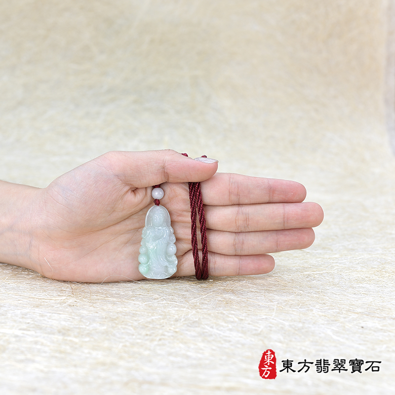 大小翡翠觀世音菩薩項鍊玉珮（觀世音菩薩、寶瓶觀音：觀世音菩薩牌A貨翡翠觀世音菩薩玉珮、緬甸玉觀世音菩薩玉墜）。淡綠色糯種觀世音菩薩，GY1791。客製化訂做各種翡翠觀世音菩薩吊墜玉珮項鍊。★附A貨翡翠雙證書