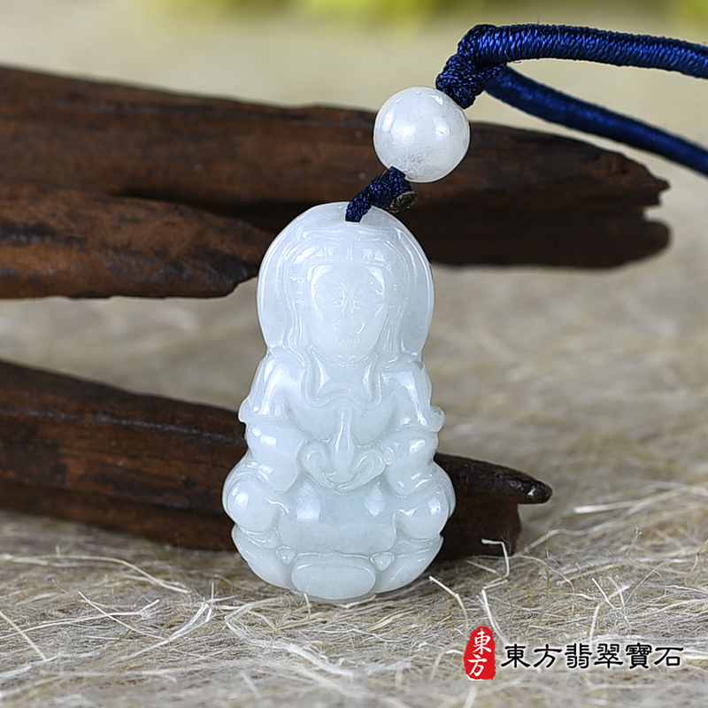 正面翡翠觀世音菩薩項鍊玉珮（觀世音菩薩、寶瓶觀音：觀世音菩薩牌A貨翡翠觀世音菩薩玉珮、緬甸玉觀世音菩薩玉墜）。淡綠色糯種觀世音菩薩，GY1793。客製化訂做各種翡翠觀世音菩薩吊墜玉珮項鍊。★附A貨翡翠雙證書