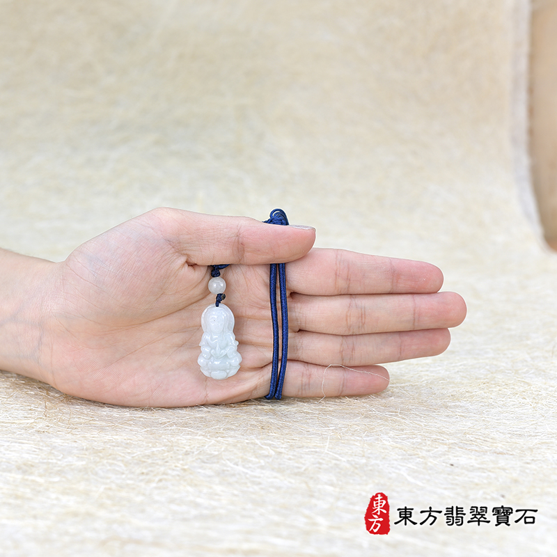 大小翡翠觀世音菩薩項鍊玉珮（觀世音菩薩、寶瓶觀音：觀世音菩薩牌A貨翡翠觀世音菩薩玉珮、緬甸玉觀世音菩薩玉墜）。淡綠色糯種觀世音菩薩，GY1793。客製化訂做各種翡翠觀世音菩薩吊墜玉珮項鍊。★附A貨翡翠雙證書