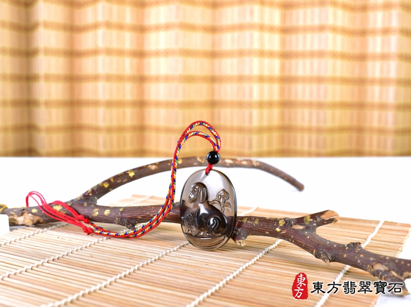 意境-黑曜石狗項鍊玉珮（狗來富貴：狗牌黑曜石狗玉珮、黑曜石狗玉墜、狗十二生肖項鍊）。黑曜石狗，DO044。客製化訂做各種黑曜石狗吊墜玉珮項鍊。★附東方翡翠寶石保證卡