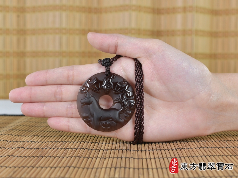 大小-黑曜石狗項鍊玉珮（狗來富貴：狗牌黑曜石狗玉珮、黑曜石狗玉墜、狗十二生肖項鍊）。黑曜石狗，DO046。客製化訂做各種黑曜石狗吊墜玉珮項鍊。★附東方翡翠寶石保證卡