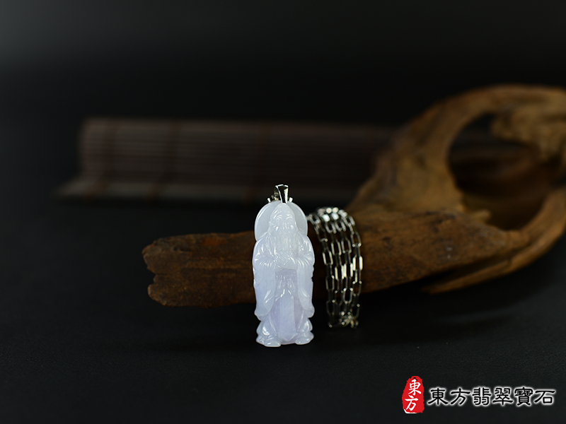 意境翡翠孔子項鍊玉珮（孔子A貨翡翠孔子玉珮、緬甸玉孔子玉墜）。淡紫色糯種孔子，KN221。客製化訂做各種翡翠孔子吊墜玉珮項鍊，★附A貨翡翠雙證書 