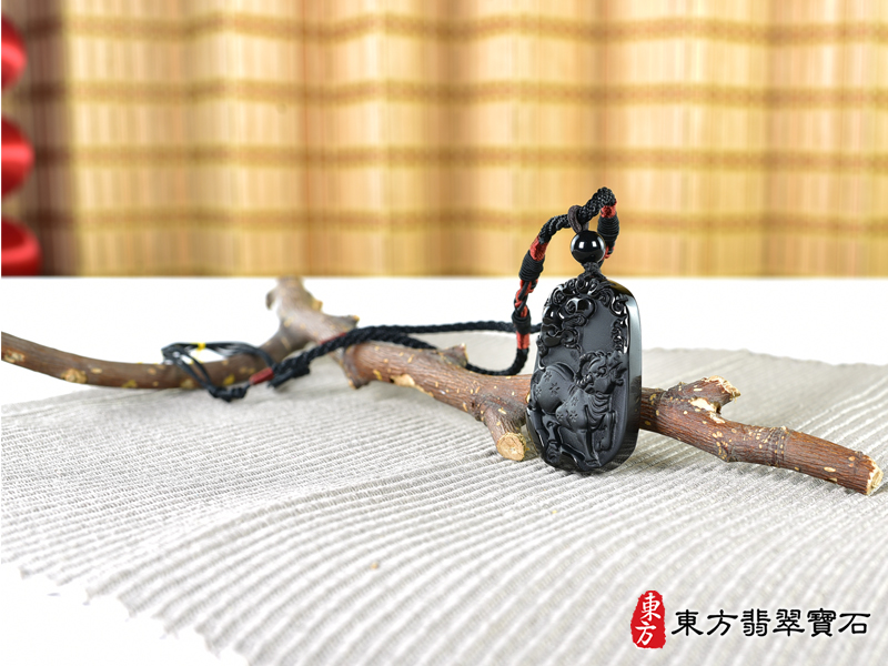意境黑曜石牛項鍊玉珮（牛運亨通：牛牌黑曜石牛玉珮、黑曜石牛玉墜、牛十二生肖項鍊）。黑曜石牛，CO053。客製化訂做各種黑曜石牛吊墜玉珮項鍊。★附東方翡翠寶石保證卡