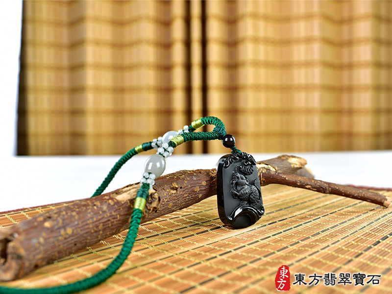 情景黑曜石鼠項鍊玉珮（金錢鼠：鼠牌黑曜石鼠玉珮、黑曜石鼠玉墜、鼠十二生肖項鍊）。冰種黑曜石鼠，MU067。客製化訂做各種黑曜石鼠吊墜玉珮項鍊。★附東方翡翠寶石保證卡