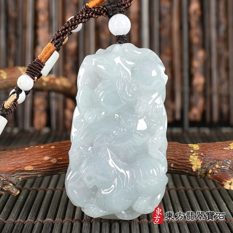 正面-翡翠生肖狗三合六合貴人項鍊玉珮（生肖屬狗，最適合配戴三合六合貴人項鍊，馬虎兔：狗牌A貨翡翠生肖狗玉珮、緬甸玉生肖狗玉墜、狗十二生肖項鍊）。狗，ZH277。客製化訂做各種翡翠生肖狗吊墜玉珮項鍊。★附A貨翡翠雙證書