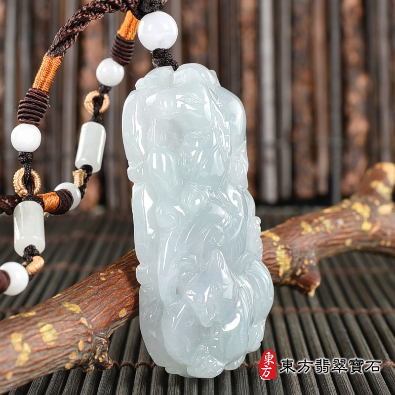 左側-翡翠生肖狗三合六合貴人項鍊玉珮（生肖屬狗，最適合配戴三合六合貴人項鍊，馬虎兔：狗牌A貨翡翠生肖狗玉珮、緬甸玉生肖狗玉墜、狗十二生肖項鍊）。狗，ZH277。客製化訂做各種翡翠生肖狗吊墜玉珮項鍊。★附A貨翡翠雙證書