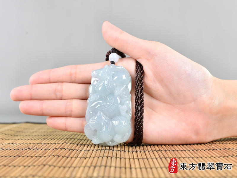 大小-翡翠生肖狗三合六合貴人項鍊玉珮（生肖屬狗，最適合配戴三合六合貴人項鍊，馬虎兔：狗牌A貨翡翠生肖狗玉珮、緬甸玉生肖狗玉墜、狗十二生肖項鍊）。狗，ZH277。客製化訂做各種翡翠生肖狗吊墜玉珮項鍊。★附A貨翡翠雙證書