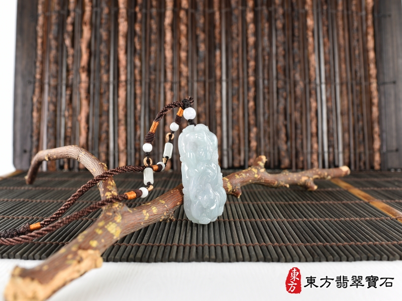 意境-翡翠生肖狗三合六合貴人項鍊玉珮（生肖屬狗，最適合配戴三合六合貴人項鍊，馬虎兔：狗牌A貨翡翠生肖狗玉珮、緬甸玉生肖狗玉墜、狗十二生肖項鍊）。狗，ZH277。客製化訂做各種翡翠生肖狗吊墜玉珮項鍊。★附A貨翡翠雙證書