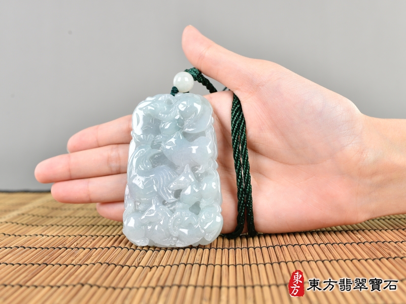 大小-翡翠十二生肖，生生不息，萬物更新貴人項鍊玉珮（十二生肖，最適合配戴生生不息貴人項鍊，十二生肖，生生不息，萬物更新：十二生肖牌A貨翡翠十二生肖玉珮、緬甸玉十二生肖玉墜、十二生肖項鍊）。十二生肖，ZH278。客製化訂做各種翡翠十二生肖吊墜玉珮項鍊。★附A貨翡翠雙證書