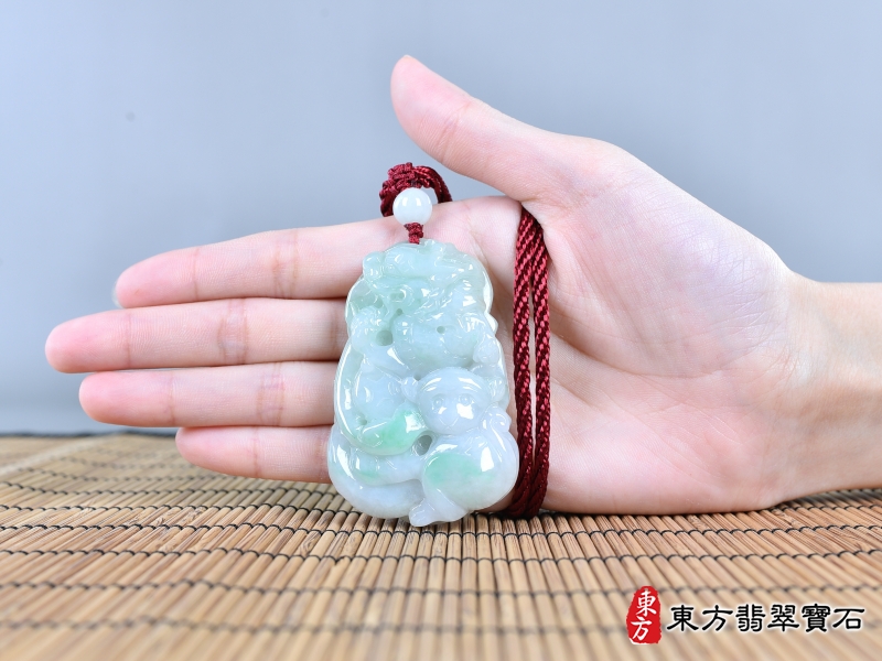 大小-翡翠生肖鼠三合六合貴人項鍊玉珮（生肖屬鼠，最適合配戴三合六合貴人項鍊，龍猴牛：鼠牌A貨翡翠生肖鼠玉珮、緬甸玉生肖鼠玉墜、鼠十二生肖項鍊）。鼠，ZH282。客製化訂做各種翡翠生肖鼠吊墜玉珮項鍊。★附A貨翡翠雙證書