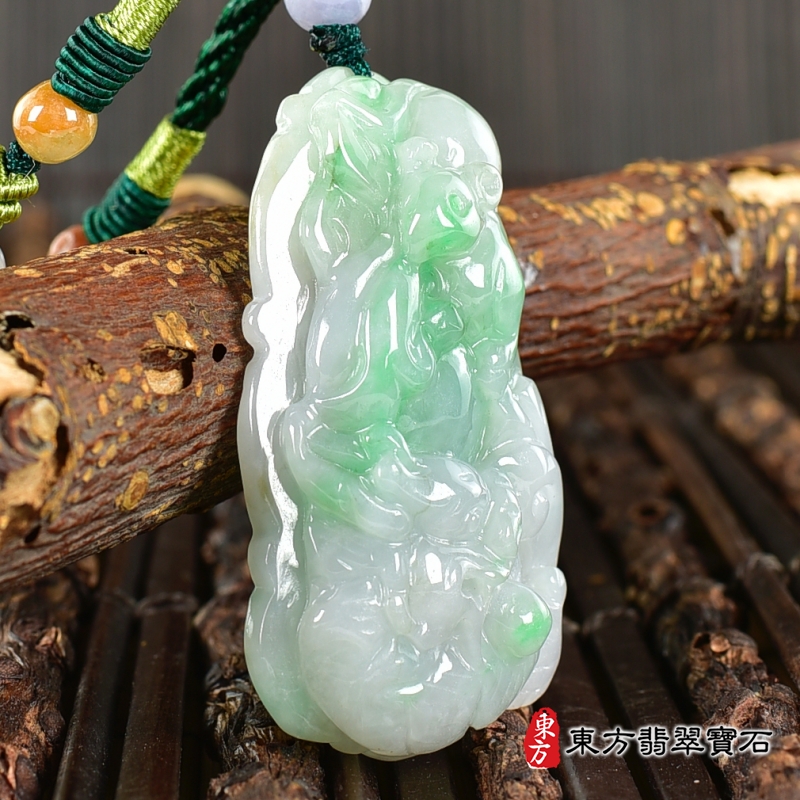 左側-翡翠生肖猴三合六合貴人項鍊玉珮（生肖屬猴，最適合配戴三合六合貴人項鍊，鼠龍蛇：猴牌A貨翡翠生肖猴玉珮、緬甸玉生肖猴玉墜、猴十二生肖項鍊）。猴，ZH283。客製化訂做各種翡翠生肖猴吊墜玉珮項鍊。★附A貨翡翠雙證書