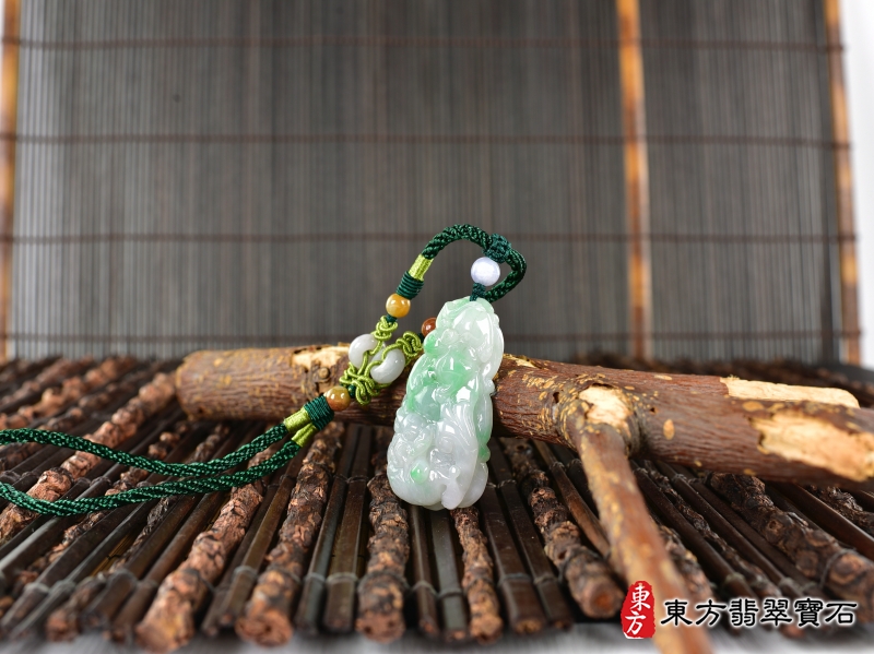 意境-翡翠生肖猴三合六合貴人項鍊玉珮（生肖屬猴，最適合配戴三合六合貴人項鍊，鼠龍蛇：猴牌A貨翡翠生肖猴玉珮、緬甸玉生肖猴玉墜、猴十二生肖項鍊）。猴，ZH283。客製化訂做各種翡翠生肖猴吊墜玉珮項鍊。★附A貨翡翠雙證書