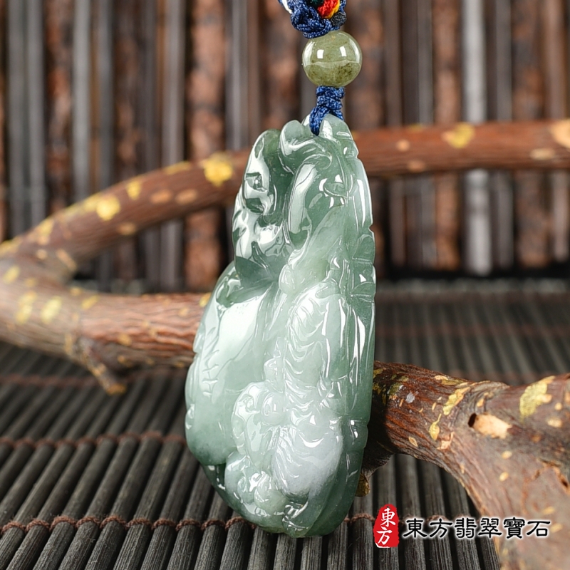 右側-翡翠生肖狗三合六合貴人項鍊玉珮（生肖屬狗，最適合配戴三合六合貴人項鍊，馬虎兔：狗牌A貨翡翠生肖狗玉珮、緬甸玉生肖狗玉墜、狗十二生肖項鍊）。狗，ZH287。客製化訂做各種翡翠生肖狗吊墜玉珮項鍊。★附A貨翡翠雙證書