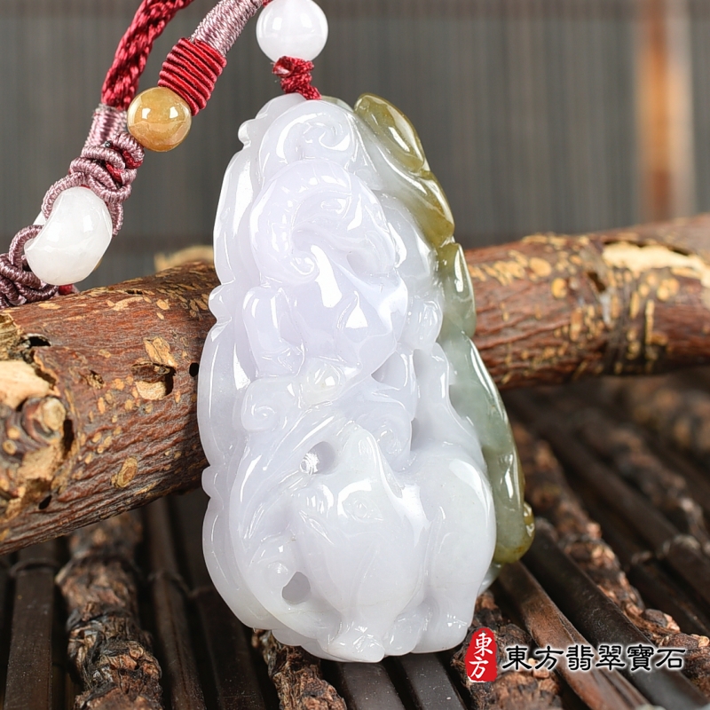 左側-翡翠生肖兔三合六合貴人項鍊玉珮（生肖屬兔，最適合配戴三合六合貴人項鍊，羊豬狗：兔牌A貨翡翠生肖兔玉珮、緬甸玉生肖兔玉墜、兔十二生肖項鍊）。兔，ZH293。客製化訂做各種翡翠生肖兔吊墜玉珮項鍊。★附A貨翡翠雙證書